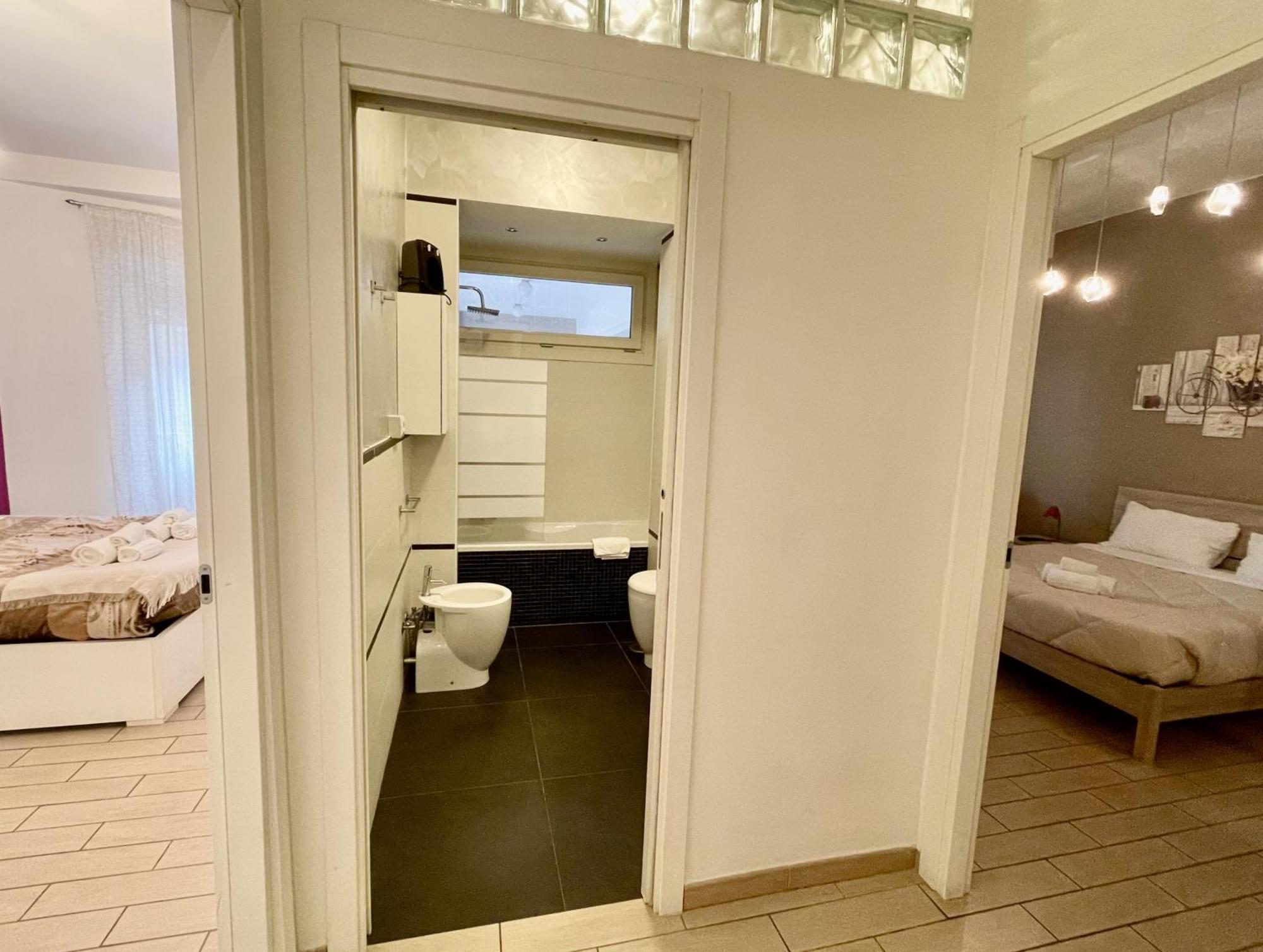 Domus Laterani By Jfm - Comfortable Big Terrace Colosseo Apartment Rome